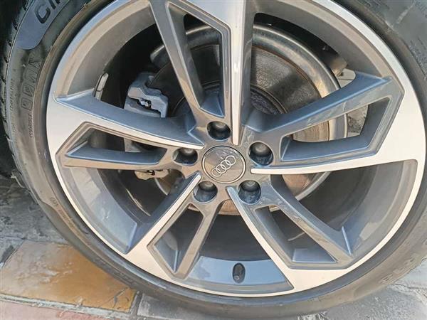奥迪A4L 2022款 40 TFSI 时尚动感型