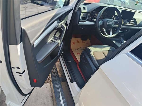 奥迪Q5L 2018款 40 TFSI 荣享时尚型 国V