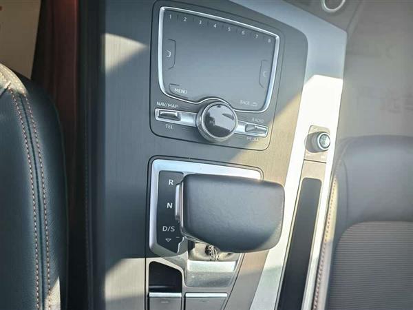 奥迪Q5L 2018款 40 TFSI 荣享时尚型 国V