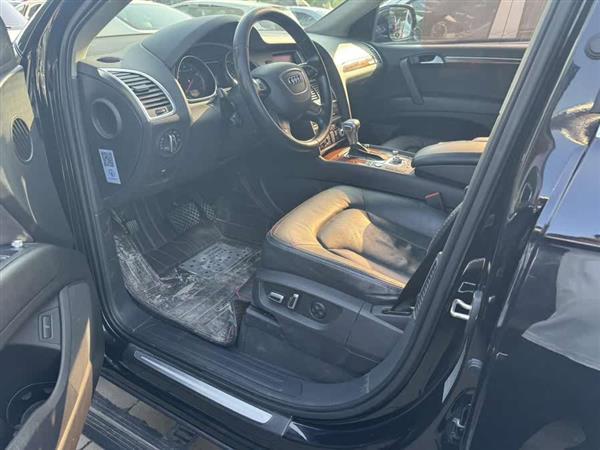 奥迪Q7 2014款 35 TFSI 进取型
