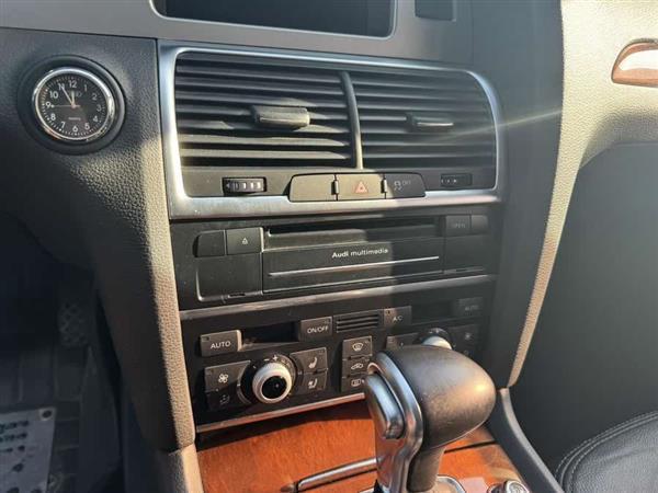 奥迪Q7 2014款 35 TFSI 进取型