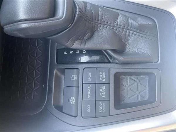 威兰达 2021款 2.0L CVT四驱豪华版