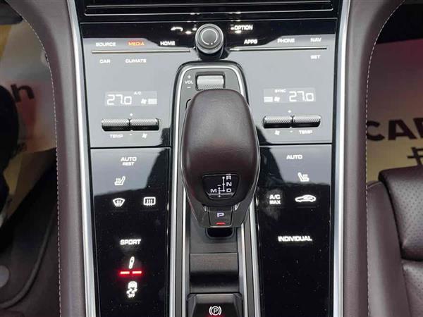 Panamera 2017款 Panamera 4 行政加长版 3.0T