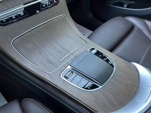 奔驰GLC 2020款 改款 GLC 300 L 4MATIC 动感型