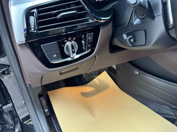 宝马5系 2020款 530Li 行政型 M运动套装
