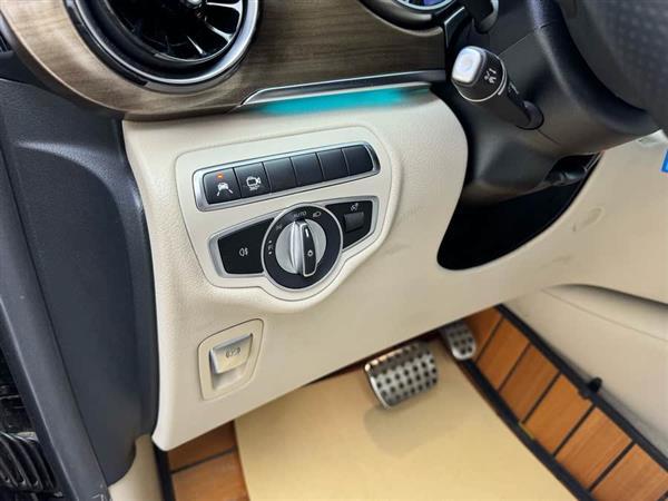 奔驰V级 2020款 V 260 尊贵版
