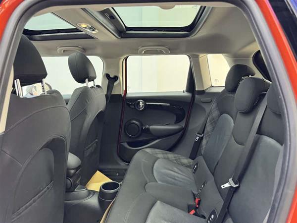 MINI 2018款 1.5T COOPER 经典派 五门版