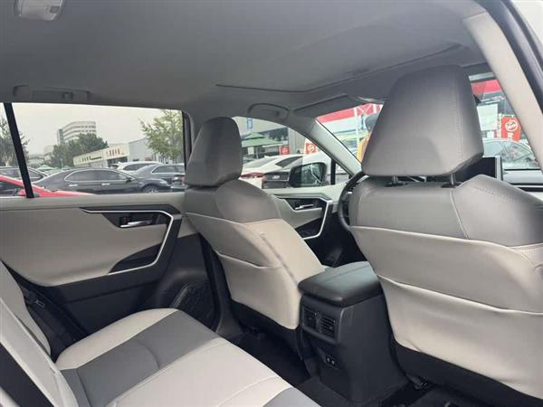 RAV4荣放 2021款 改款 双擎 2.5L E-CVT四驱精英PLUS版