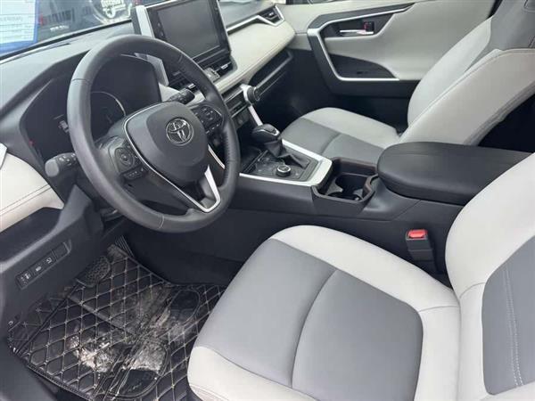 RAV4荣放 2021款 改款 双擎 2.5L E-CVT四驱精英PLUS版