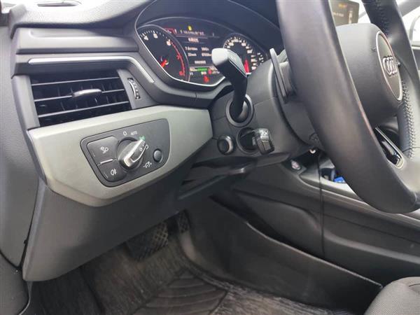 奥迪A4L 2019款 40 TFSI 进取型 国VI
