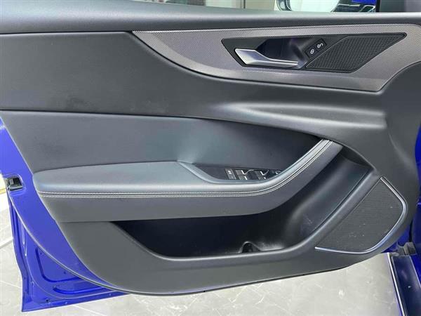 捷豹XEL 2020款 2.0T 200PS R-DYNAMIC S进取运动版