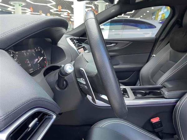 捷豹XEL 2020款 2.0T 200PS R-DYNAMIC S进取运动版
