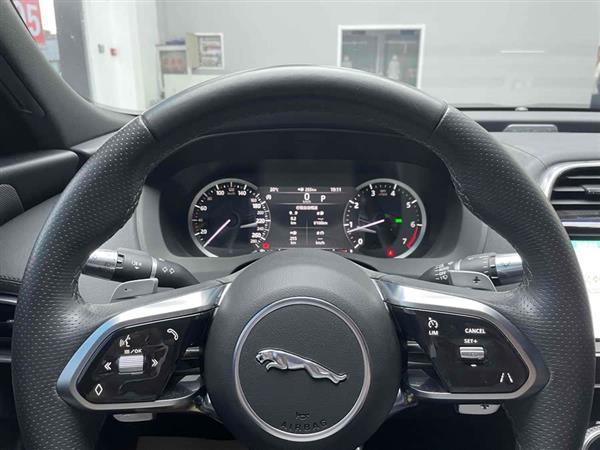 捷豹XEL 2020款 2.0T 200PS R-DYNAMIC S进取运动版