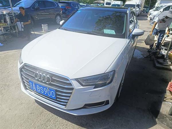 奥迪A3 2018款 30周年年型 Sportback 35 TFSI 风尚型