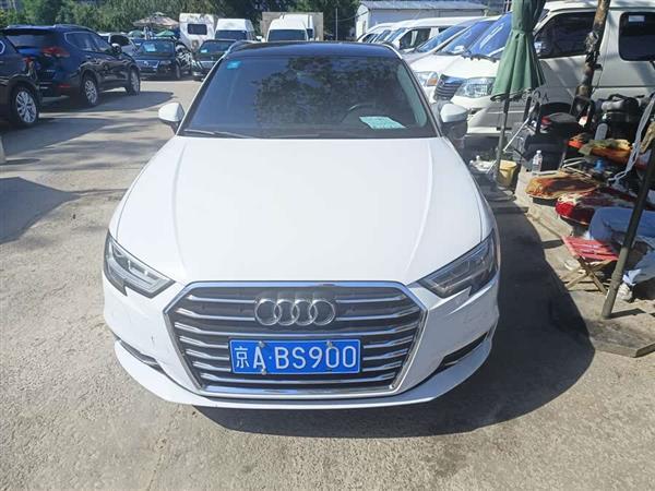 奥迪A3 2018款 30周年年型 Sportback 35 TFSI 风尚型