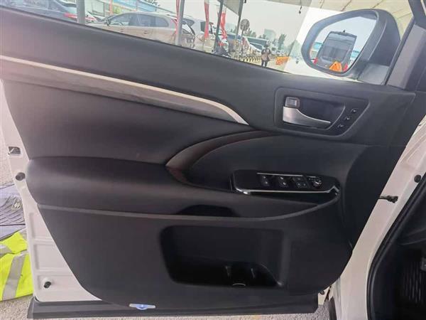 汉兰达 2018款 2.0T 四驱至尊版 7座 国VI