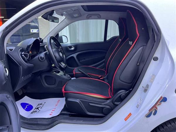 smart fortwo 2015款 1.0L 52千瓦硬顶激情版