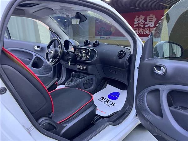smart fortwo 2015款 1.0L 52千瓦硬顶激情版