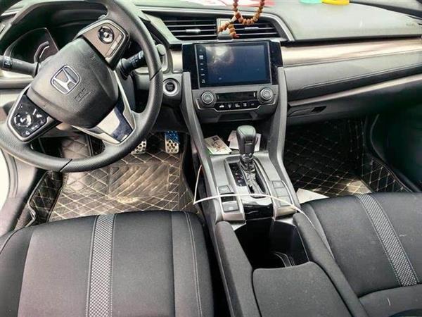 思域 2021款 HATCHBACK 220TURBO CVT潮酷控