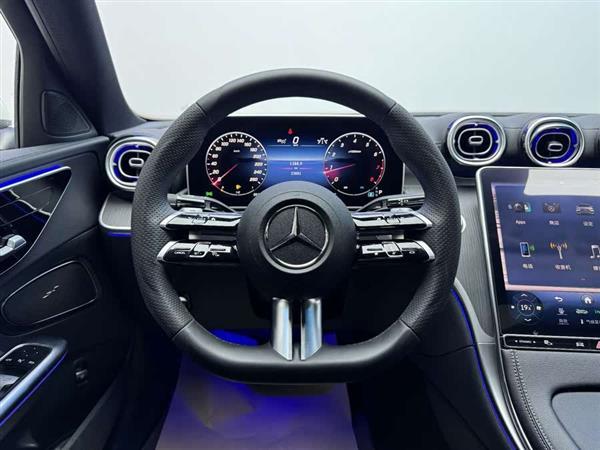 奔驰C级 2023款 改款 C 260 L 运动版
