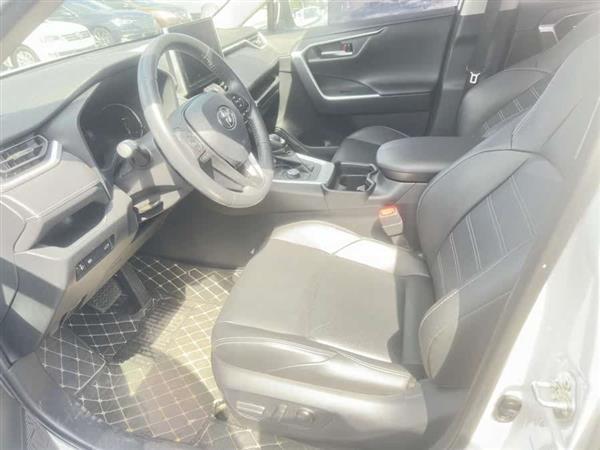 威兰达 2020款 2.0L CVT四驱尊贵版