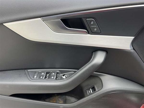奥迪A4L 2018款 30周年年型 40 TFSI 时尚型