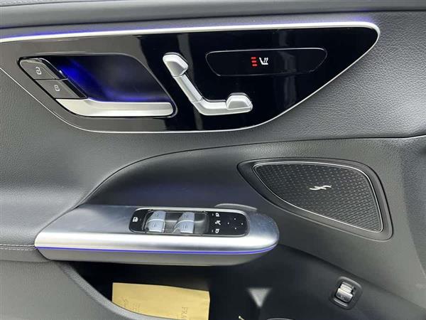 奔驰C级 2022款 改款 C 260 L 运动版