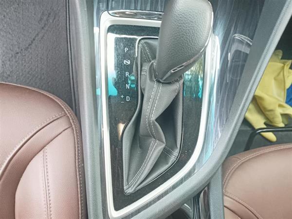 别克GL6 2019款 18T 6座互联尊贵型 国V