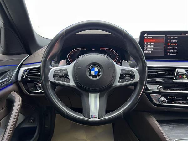宝马5系 2022款 530Li 领先型 M运动套装