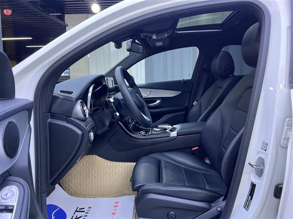 奔驰GLC轿跑 2017款 GLC 200 4MATIC 轿跑SUV