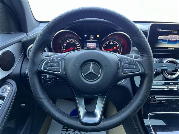 奔驰GLC轿跑 2017款 GLC 200 4MATIC 轿跑SUV