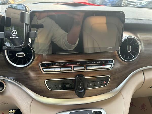 奔驰V级 2020款 V 260 L 长轴距豪华版