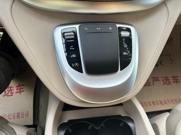 奔驰V级 2020款 V 260 L 长轴距豪华版