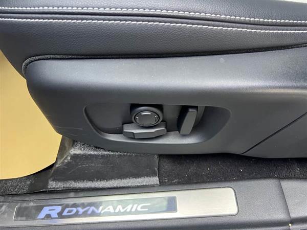 发现运动版 2020款 249PS R-Dynamic 性能科技版 5座