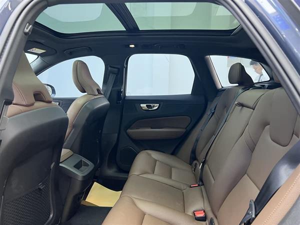 沃尔沃XC60 2024款 B5 四驱智远豪华版