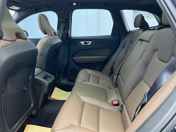 沃尔沃XC60 2024款 B5 四驱智远豪华版