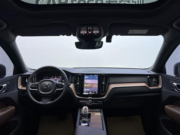 沃尔沃XC60 2024款 B5 四驱智远豪华版