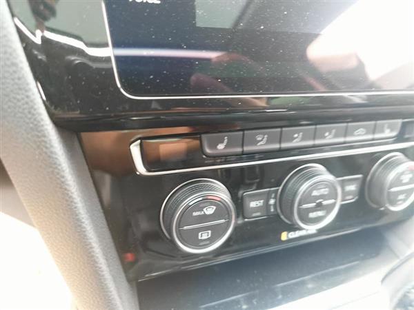 迈腾 2018款 330TSI DSG 尊贵型