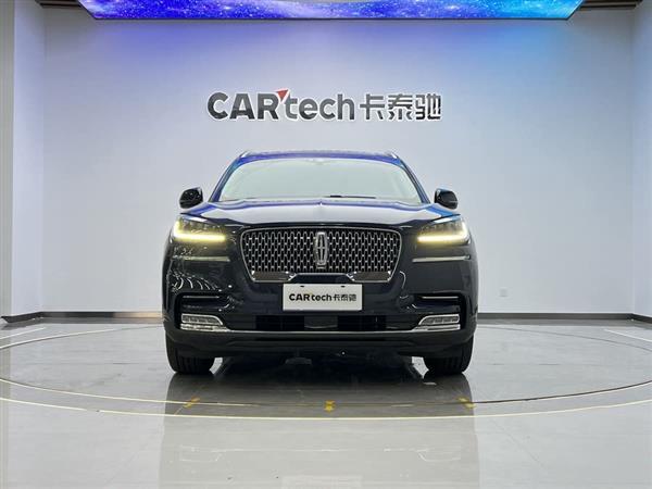 飞行家 2022款 3.0T V6 四驱尊雅版