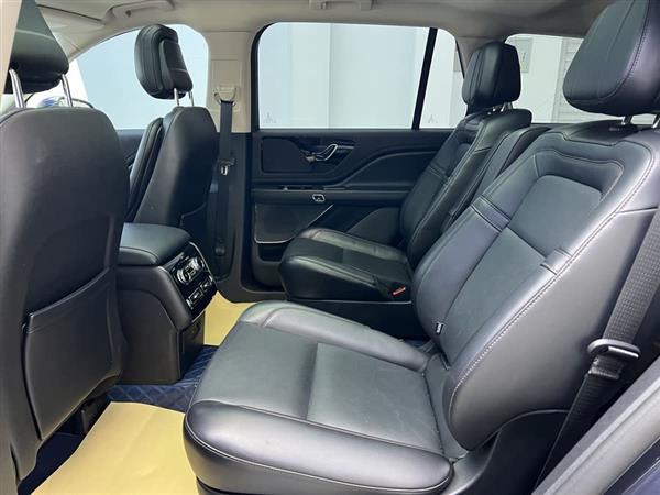 飞行家 2022款 3.0T V6 四驱尊雅版