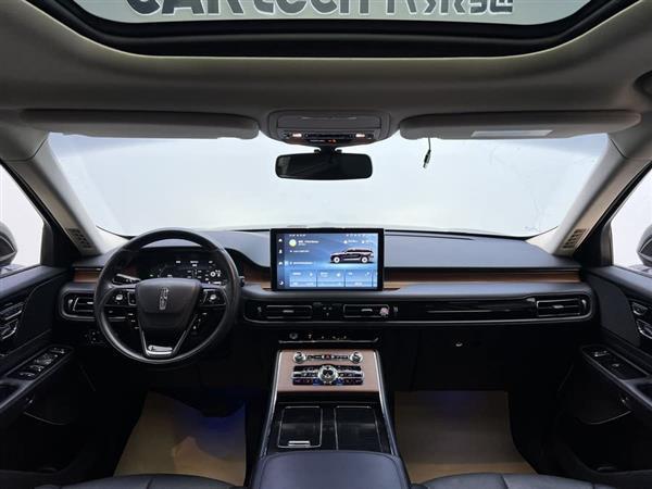 飞行家 2022款 3.0T V6 四驱尊雅版