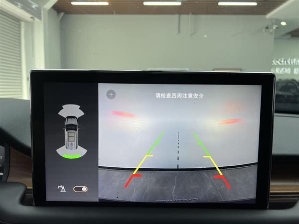 飞行家 2022款 3.0T V6 四驱尊雅版