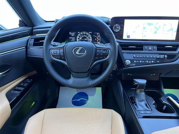 雷克萨斯ES 2022款 200 卓越版