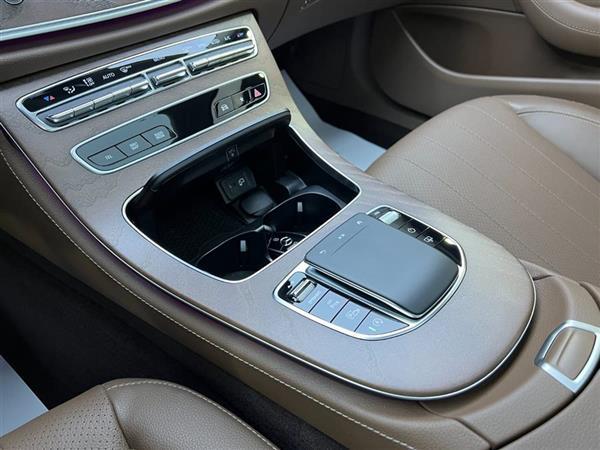 奔驰E级 2023款 E 300 L 豪华型