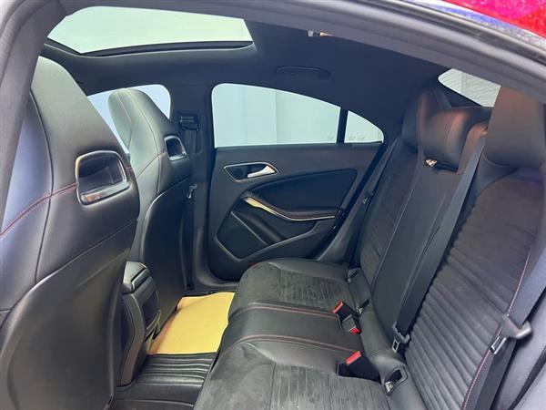 奔驰CLA(进口) 2018款 CLA 220 4MATIC