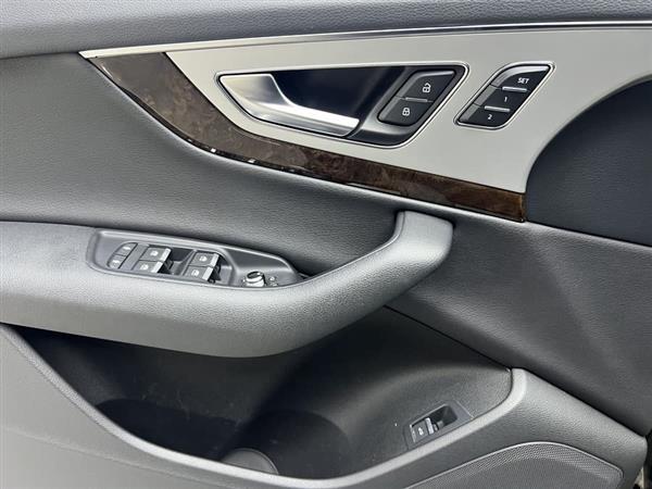 奥迪Q7 2016款 45 TFSI 技术型