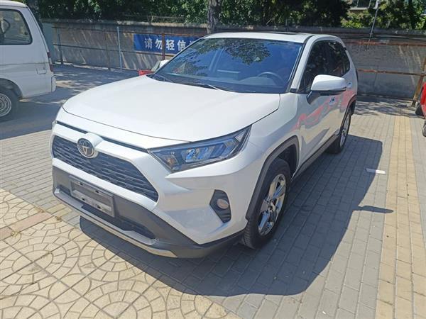 RAV4荣放 2022款 2.0L CVT四驱风尚Plus版