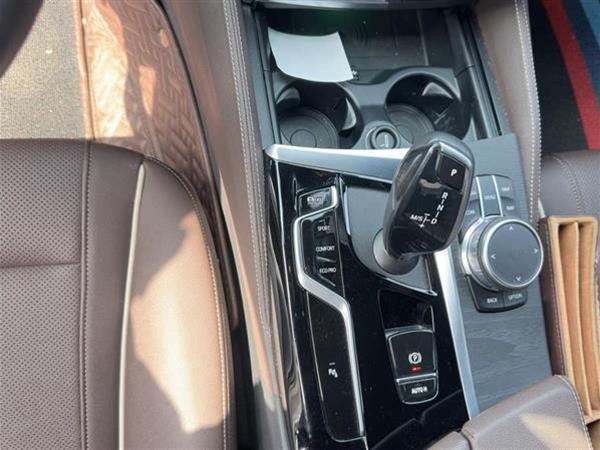 宝马5系 2021款 530Li 领先型 M运动套装