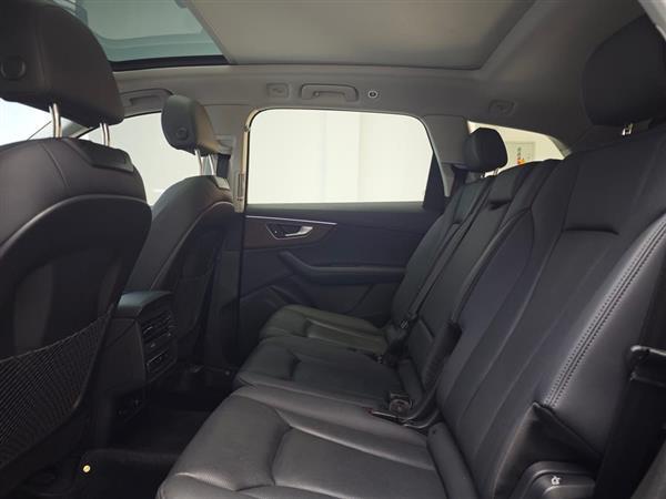 奥迪Q7 2023款 45 TFSI quattro S line运动型