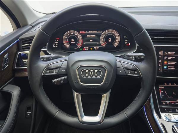 奥迪Q7 2023款 45 TFSI quattro S line运动型